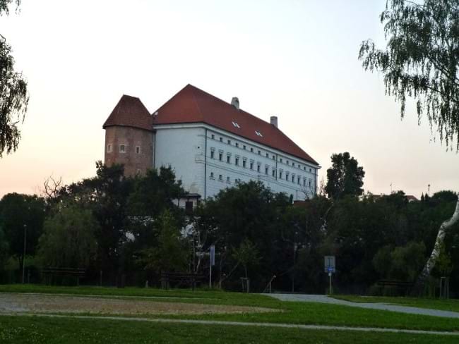 Sandomierz - Zamek Kazimierzowski na wzgórzu